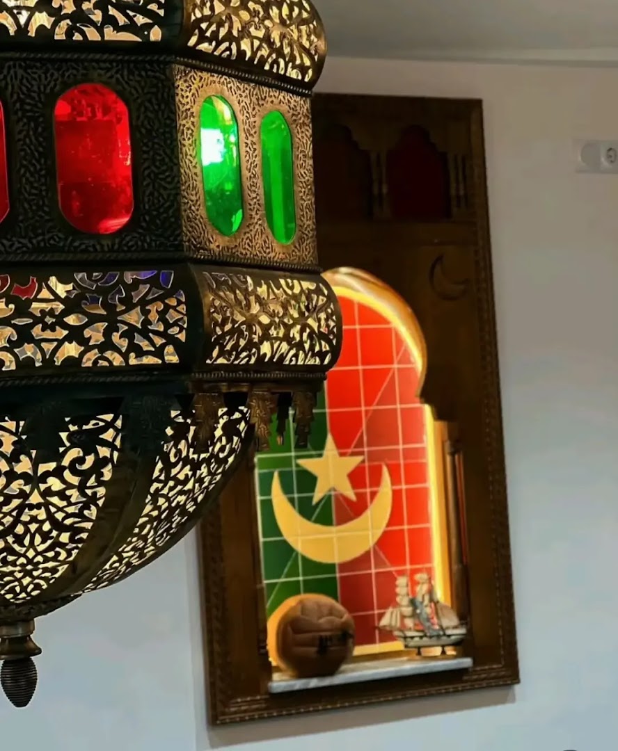 Bab El Bhar Café: authentic cultural venue atmosphere