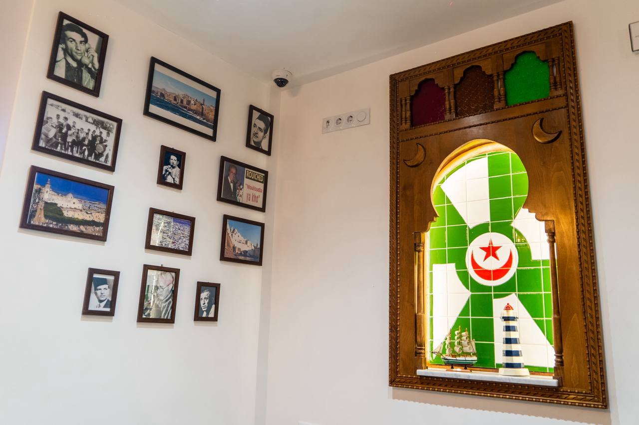 Bab El Bhar Café: venue interior and decor