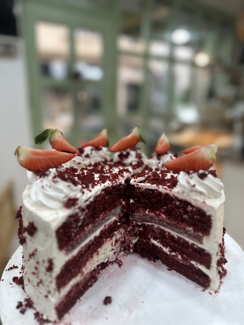 Brunchy Pastry: appetizing photo of a cake