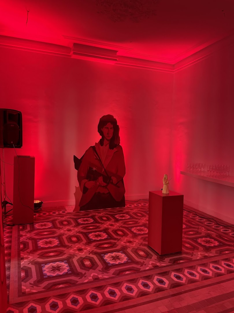 Jidar Gallery: clear view of gallery exhibition