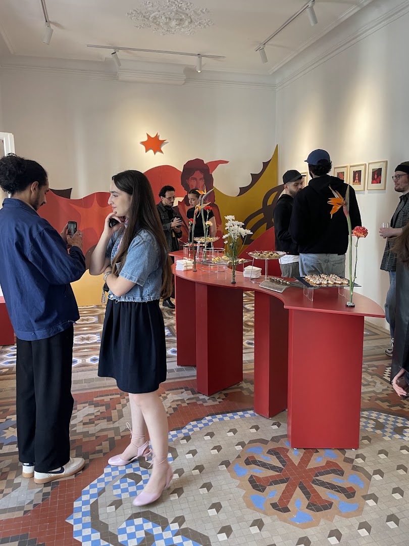 Jidar Gallery: gallery atmosphere and visitors