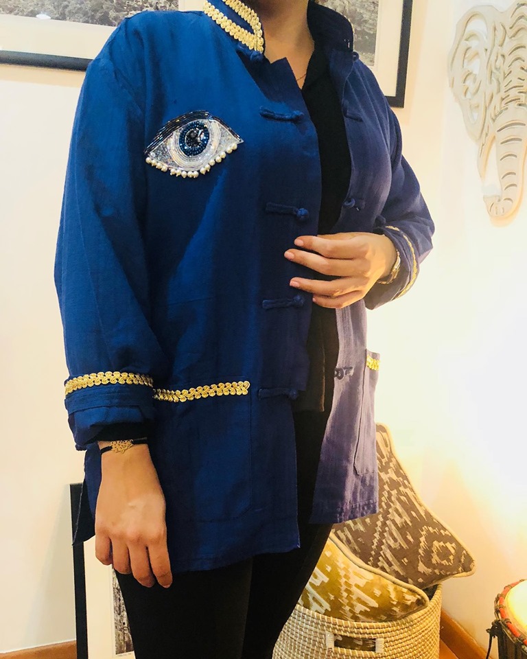 Medina Mood: clear product display on model