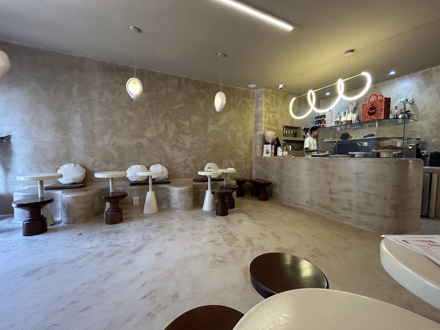 Qahwa The Coffee: clear, inviting interior atmosphere