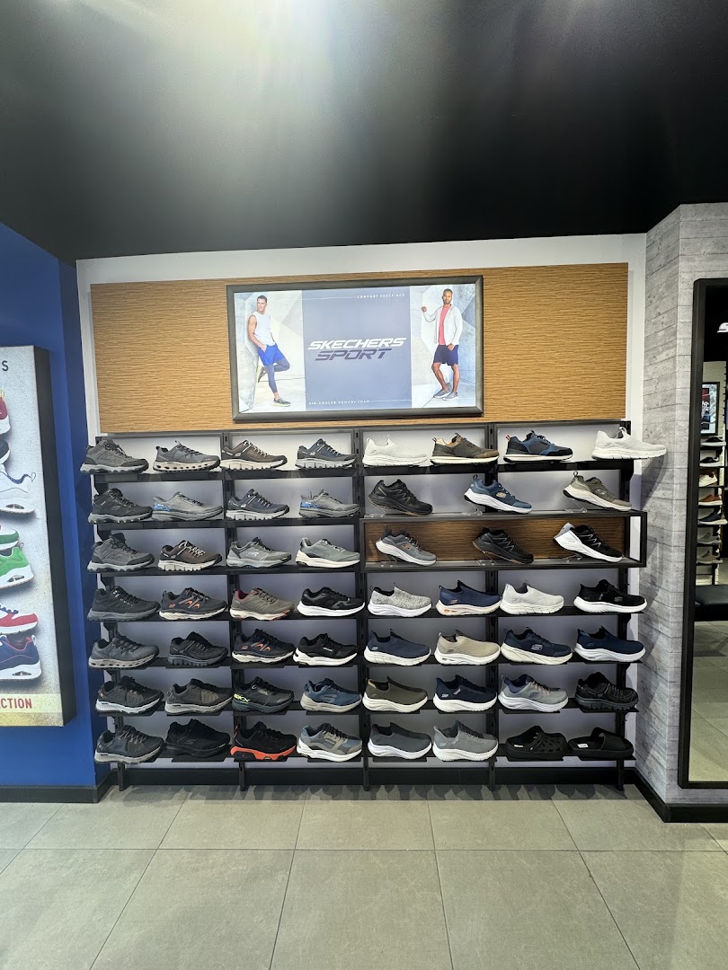 Skechers Béjaïa: clear display of shop products