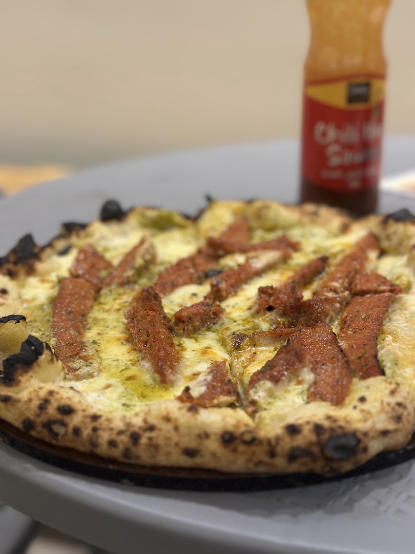 Pizza Land: appetizing photo of restaurant food