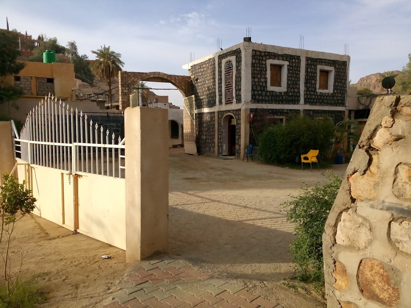 Zeriba: clear exterior view of venue