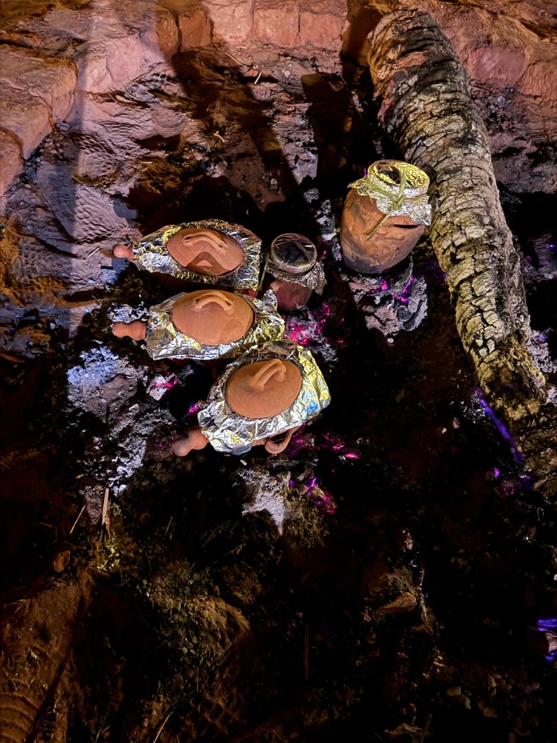 Wafi Restauration Traditionnelle: authentic traditional cooking process shown