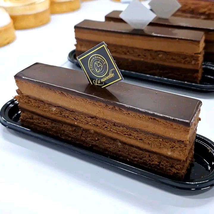 Pâtisserie La Noisette: high quality professional food photo