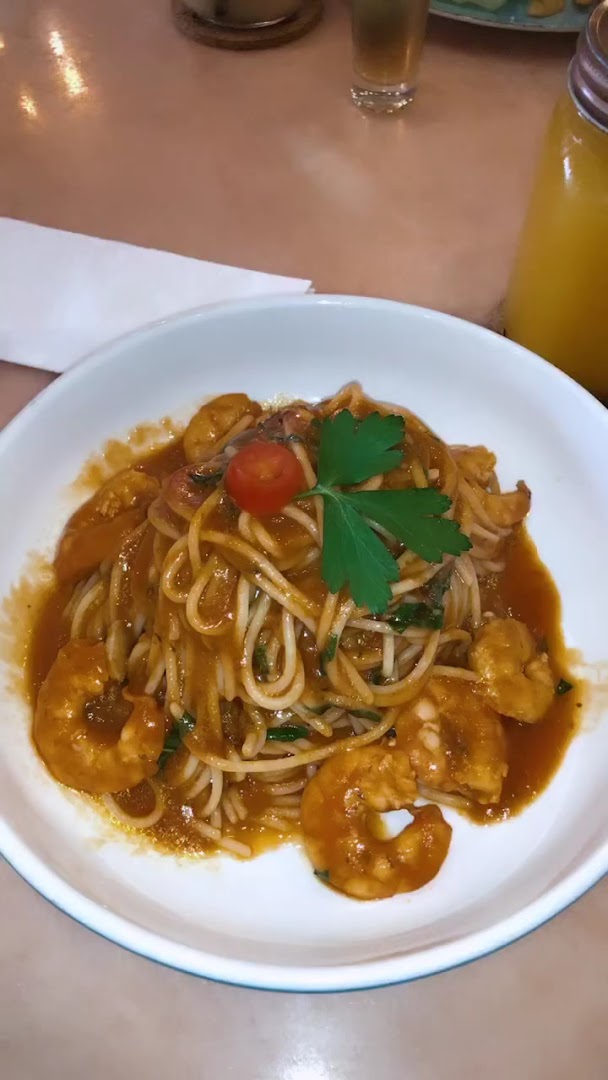 Cozy Café: appetizing photo of brunch dish