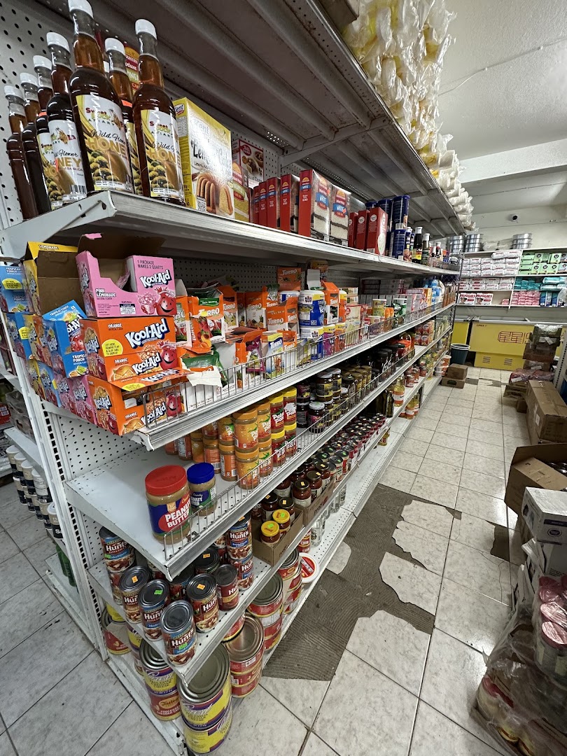 Lil-Lincs Supermarket: clear display of shop products
