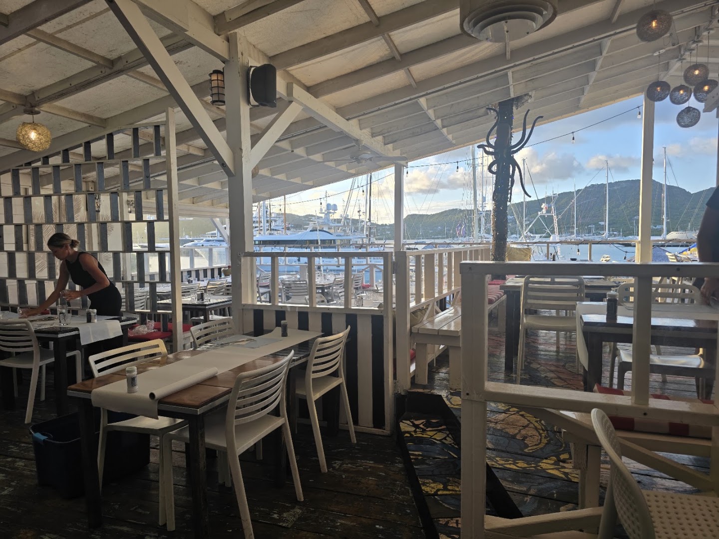 Club House AYC: inviting atmosphere with scenic view