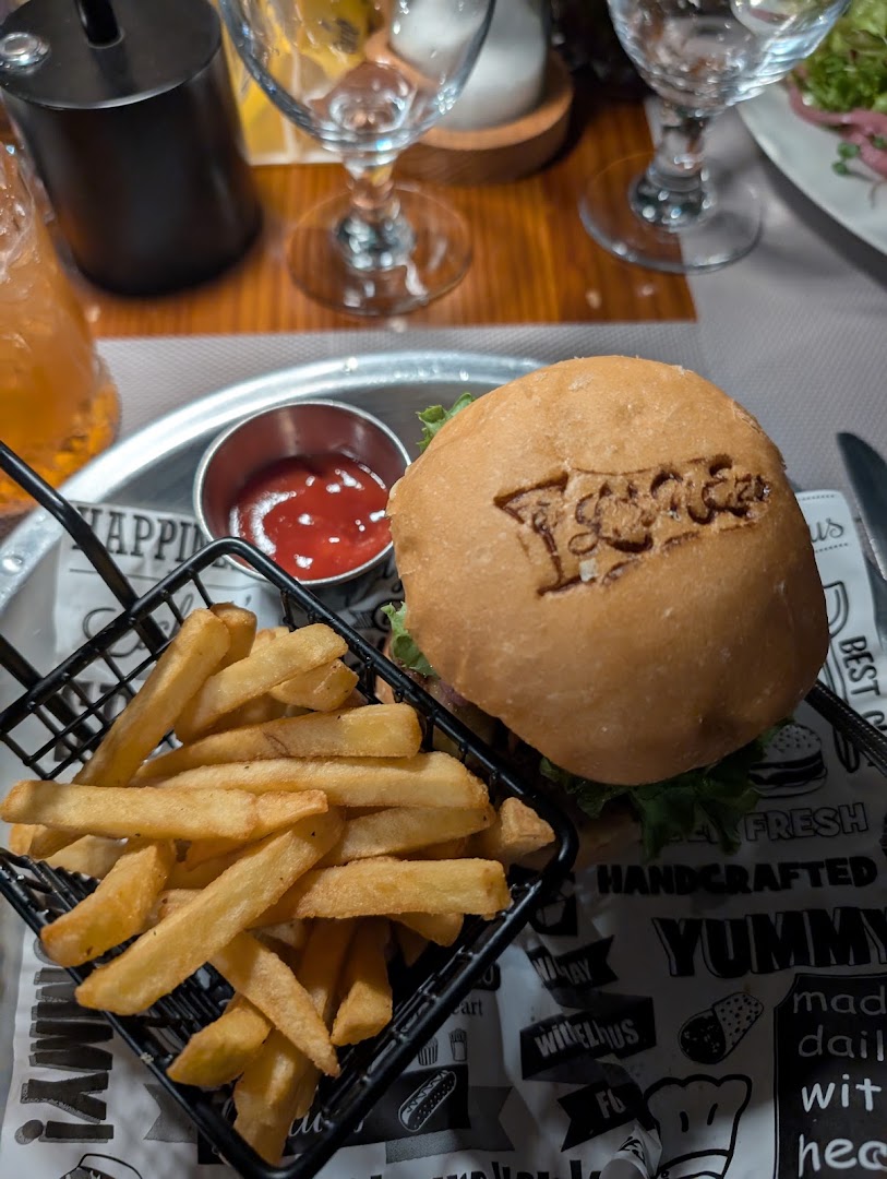 Lite N' Eze Bar & Restaurant: appetizing food photography