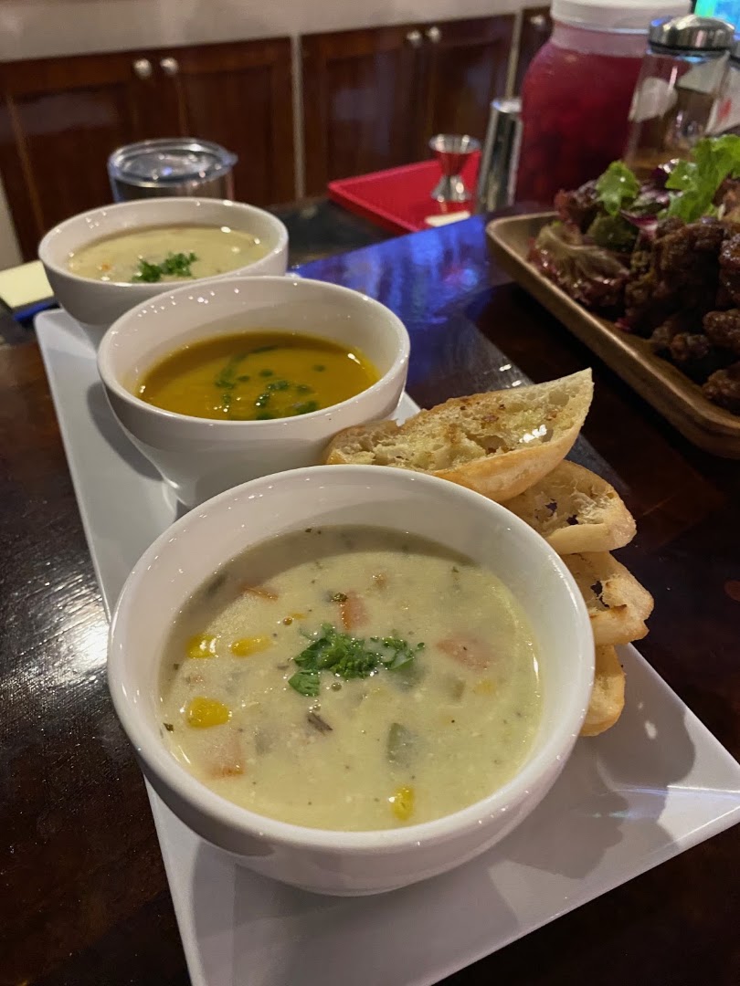 Lite N' Eze Bar & Restaurant: appetizing photo of restaurant food