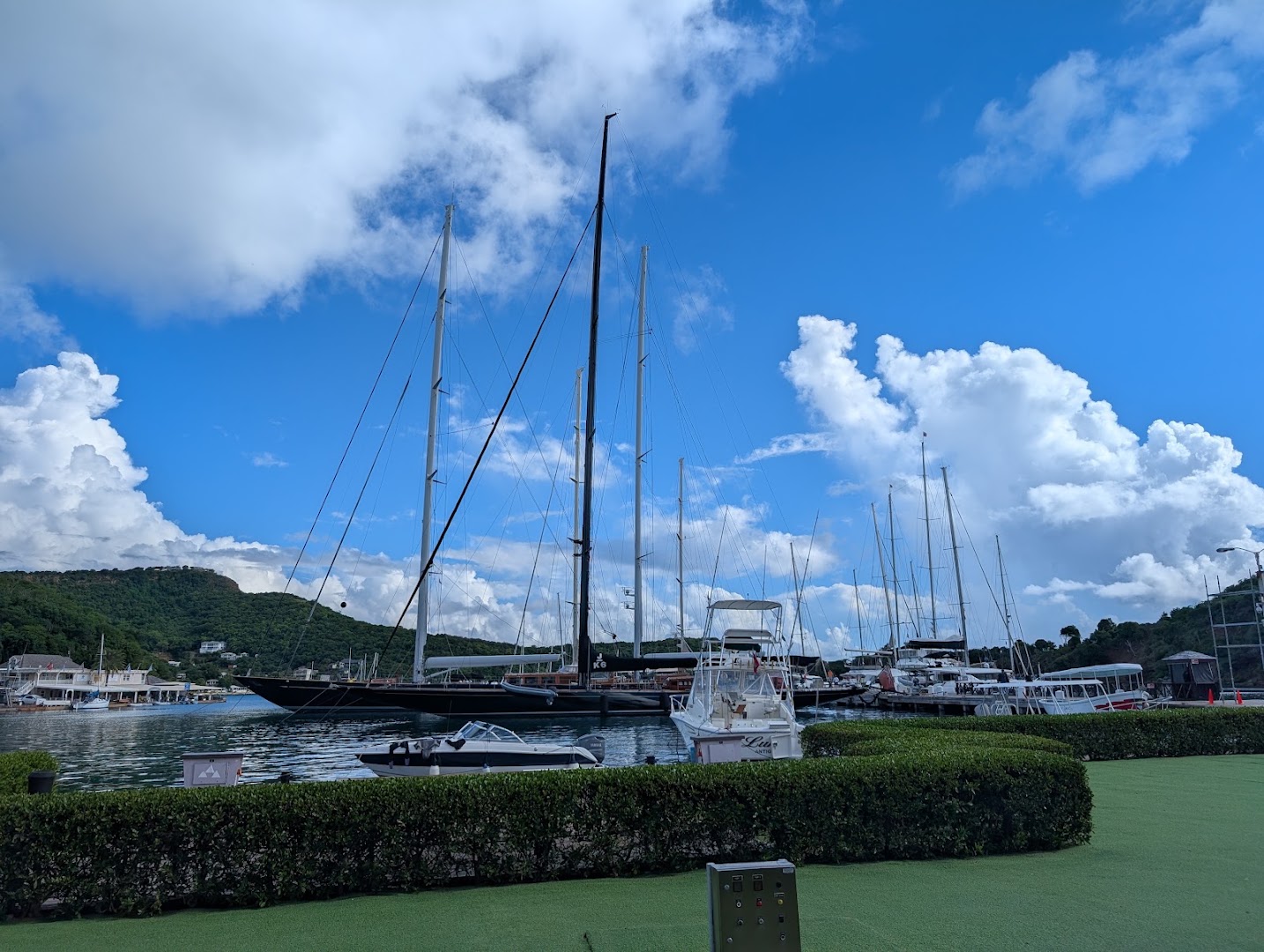 Mainbrace Restaurant & Pub: beautiful scenic restaurant terrace view