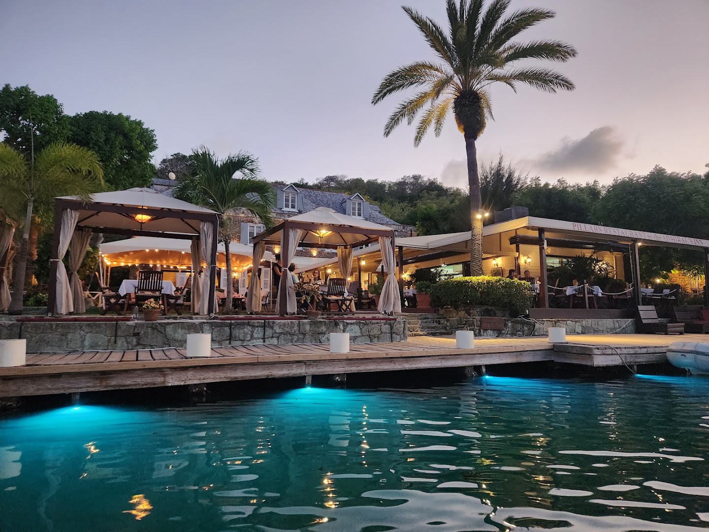 Pillars Restaurant: beautiful atmospheric restaurant exterior shot