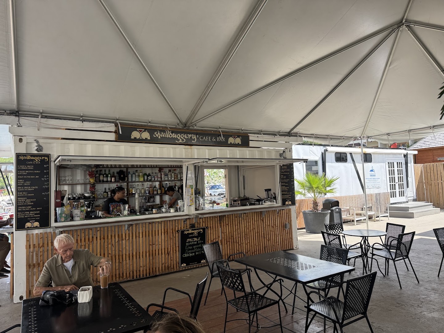 Skullduggery's Cafe: clear view of venue atmosphere