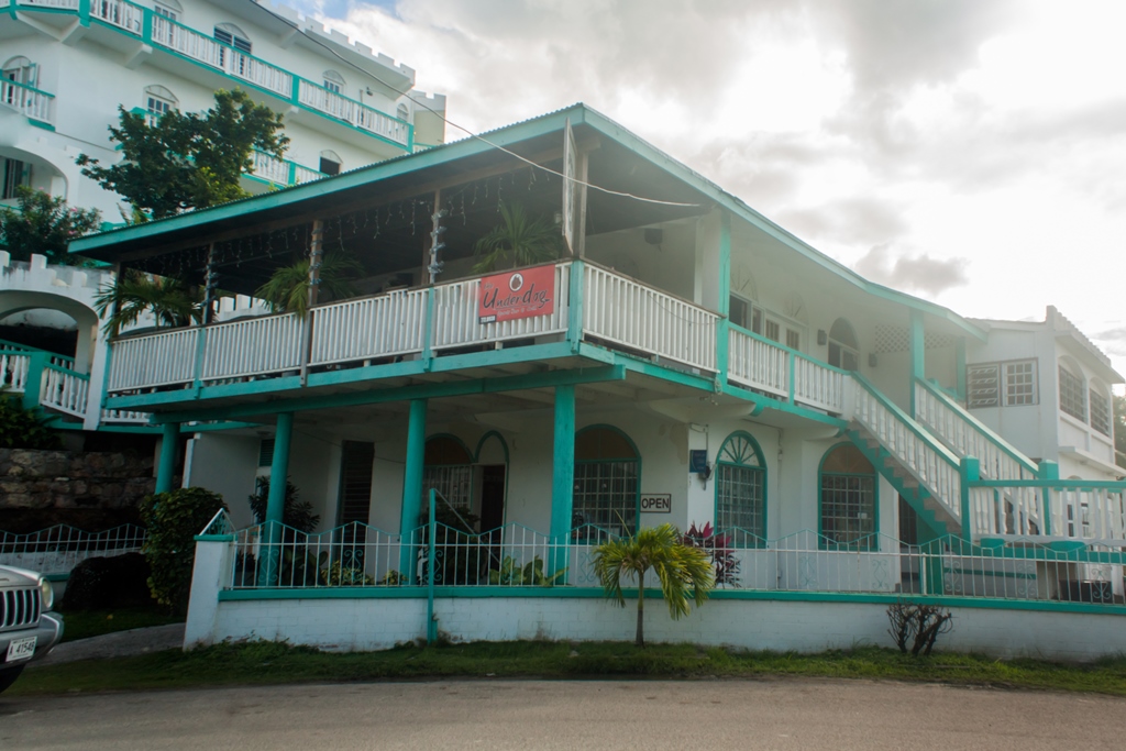 De Underdog: clear exterior shot of venue