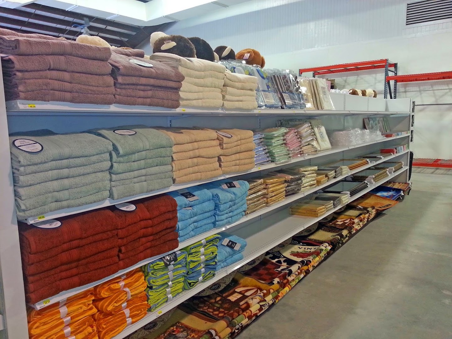 Epicurean Fine Foods & Pharmacy: clear display of shop products