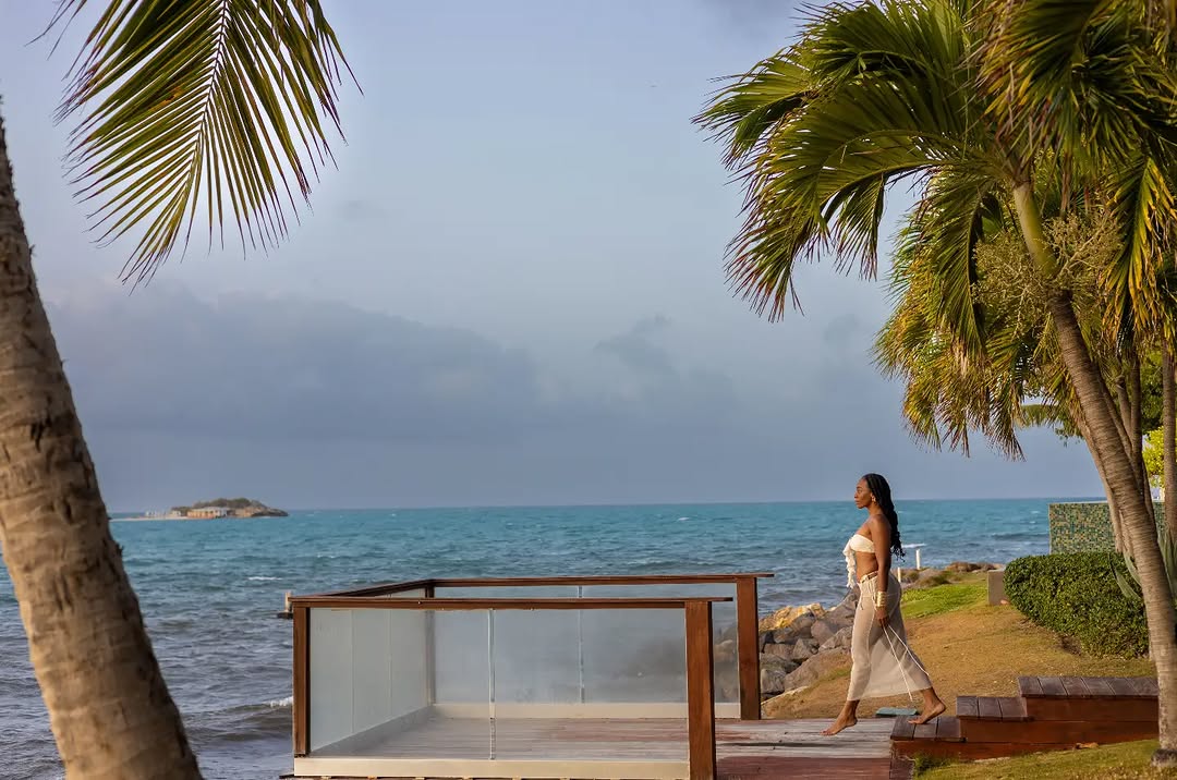 Hodges Bay Resort & Spa: beautiful resort atmosphere and view