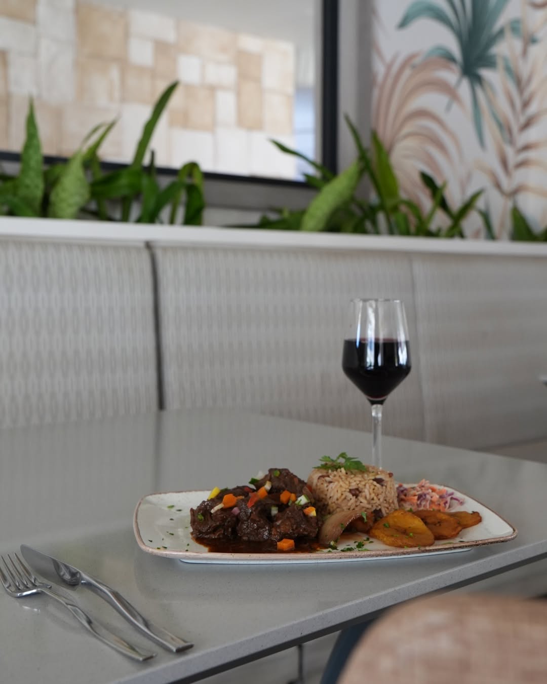 Royalton CHIC Antigua: appetizing food and professional presentation