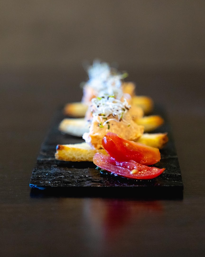 AUITA: appetizing professional food photography