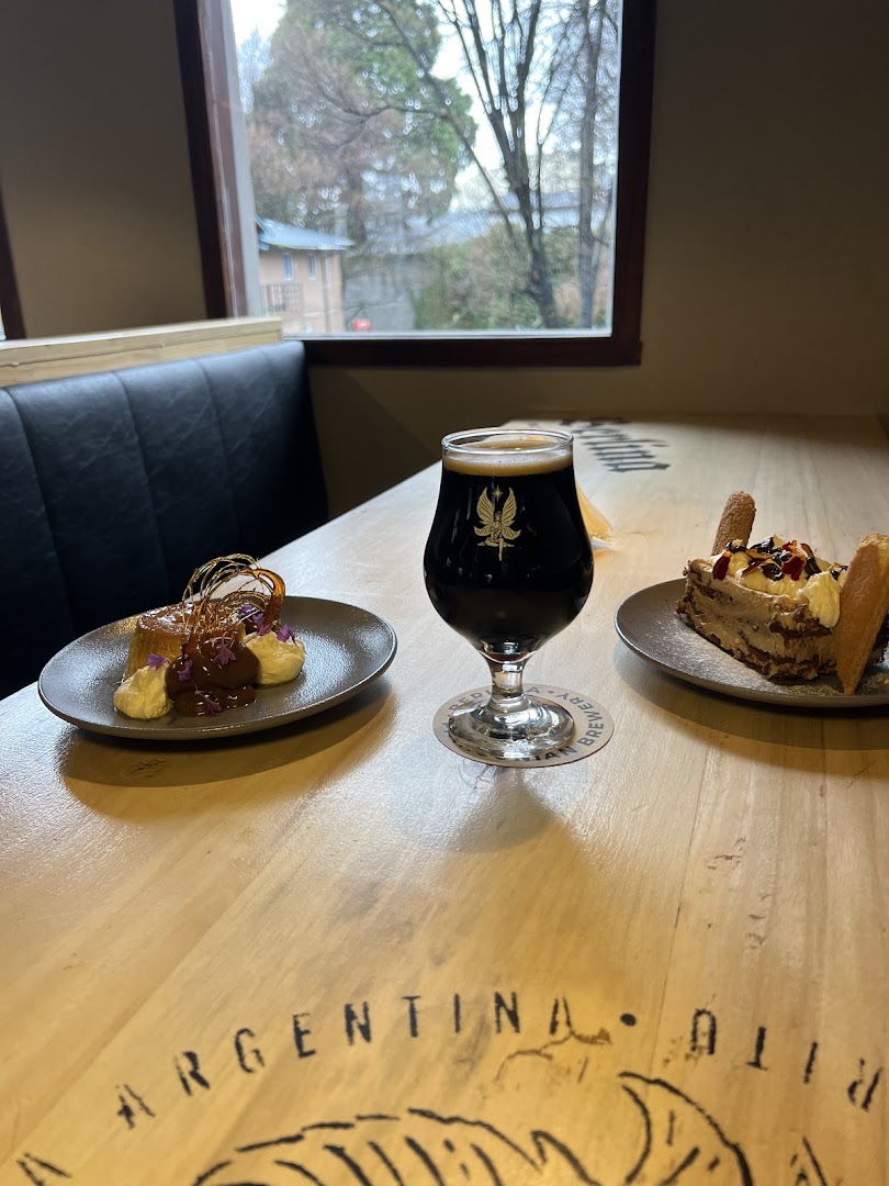 Berlina Centro: appetizing food and drink presentation