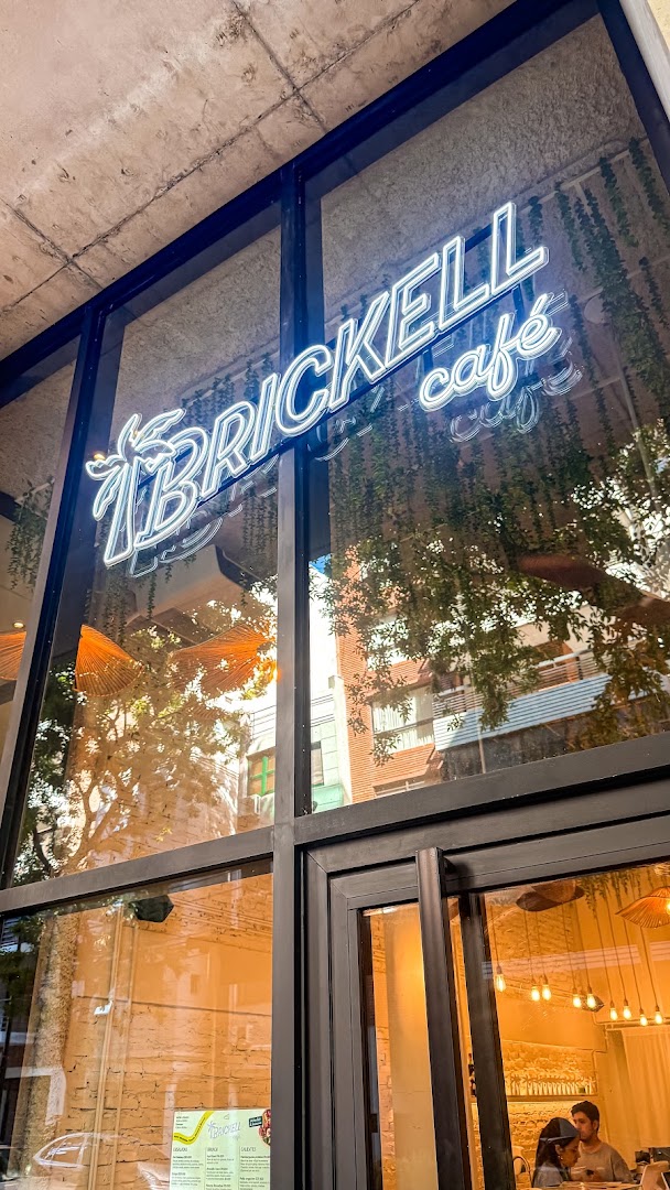 Brickell Café: attractive storefront with clear branding