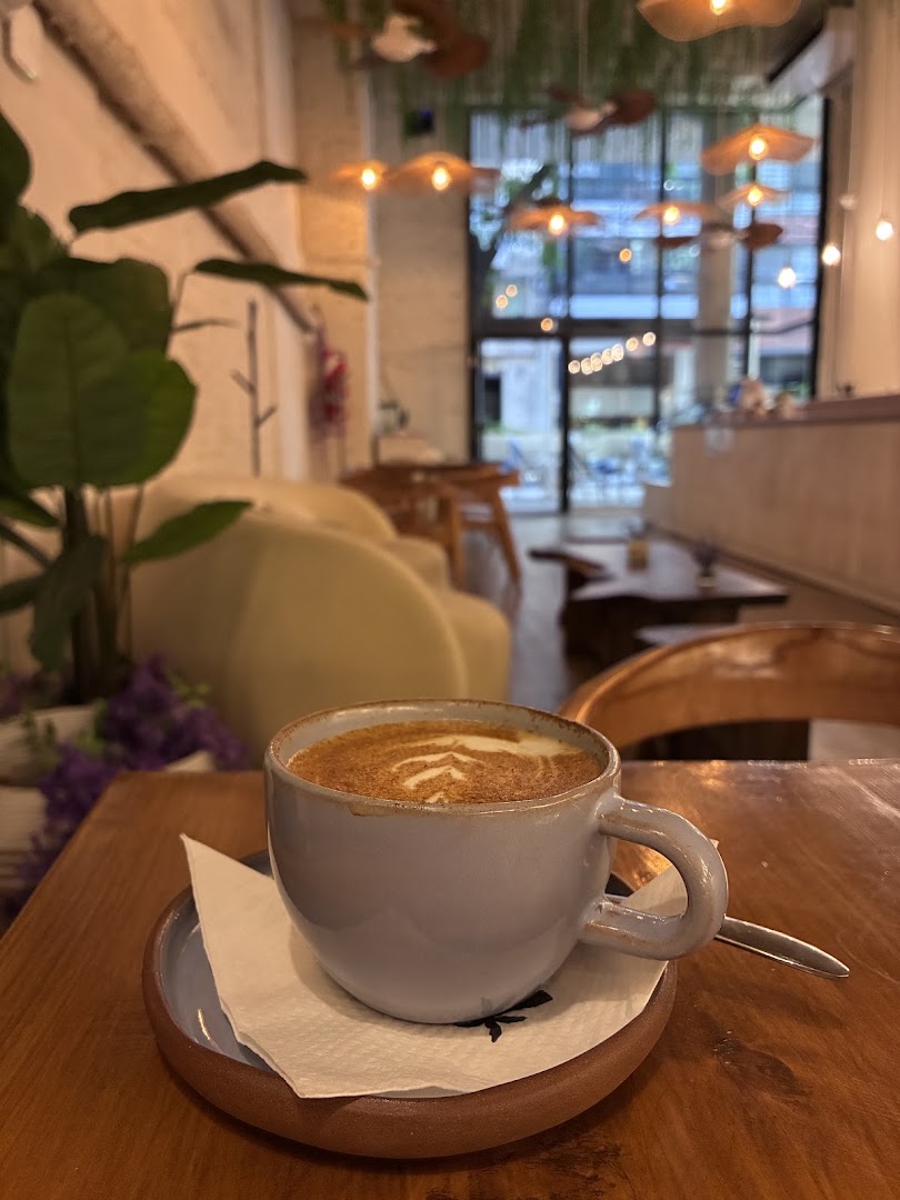 Brickell Café: inviting atmosphere and quality presentation