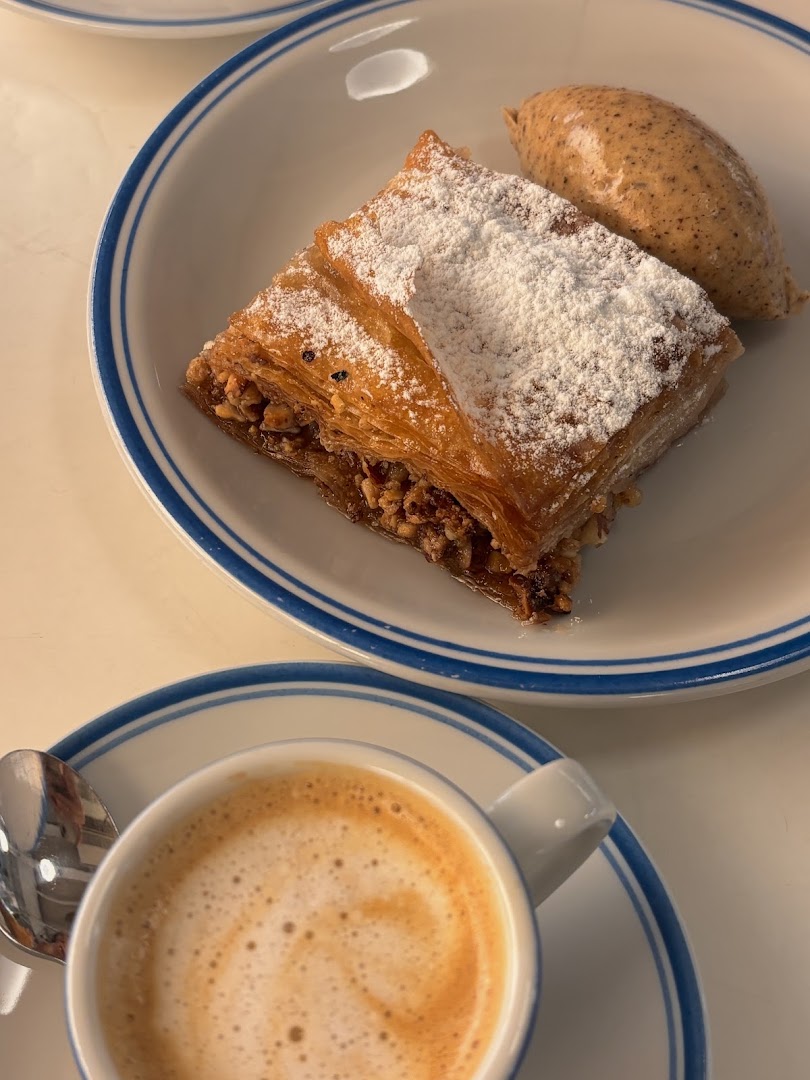 Café Mishiguene: appetizing and high quality food photo
