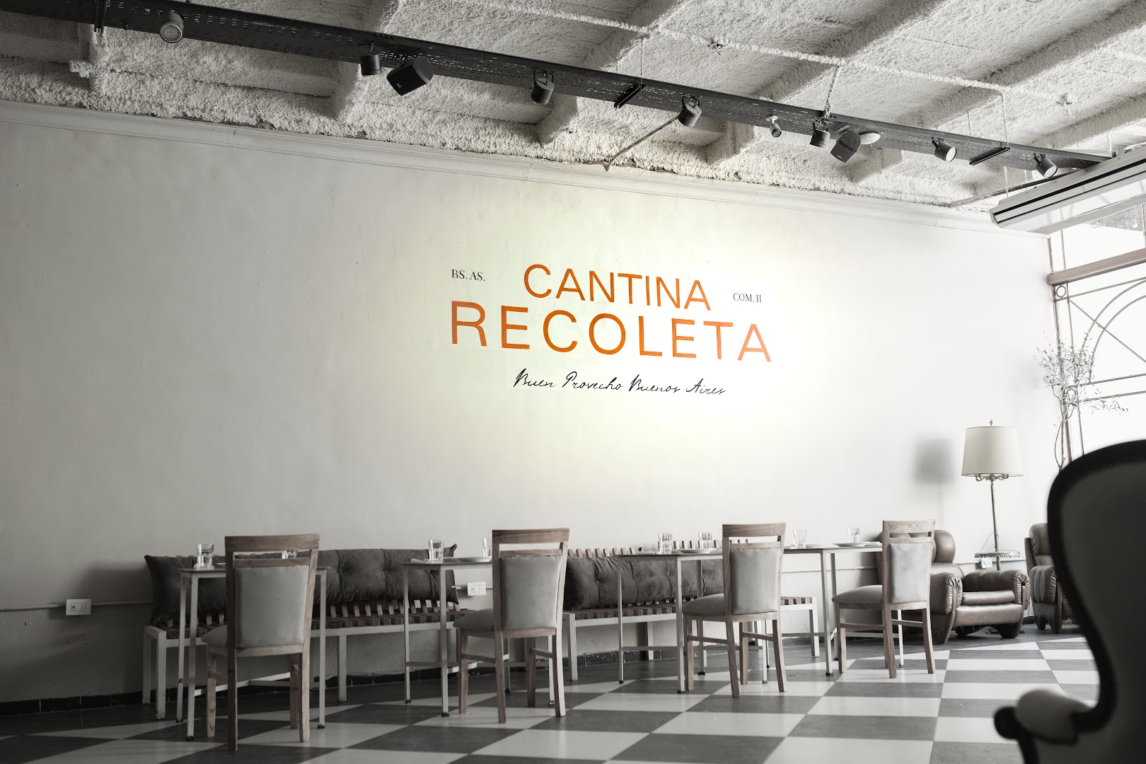 Cantina Recoleta: professional interior shot of venue