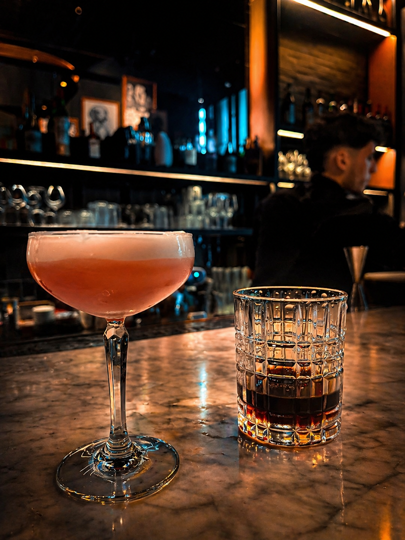 Hierro Bodegón: high quality, atmospheric drink photo