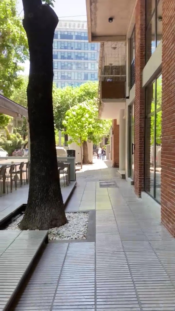 Koala: clear view of venue exterior