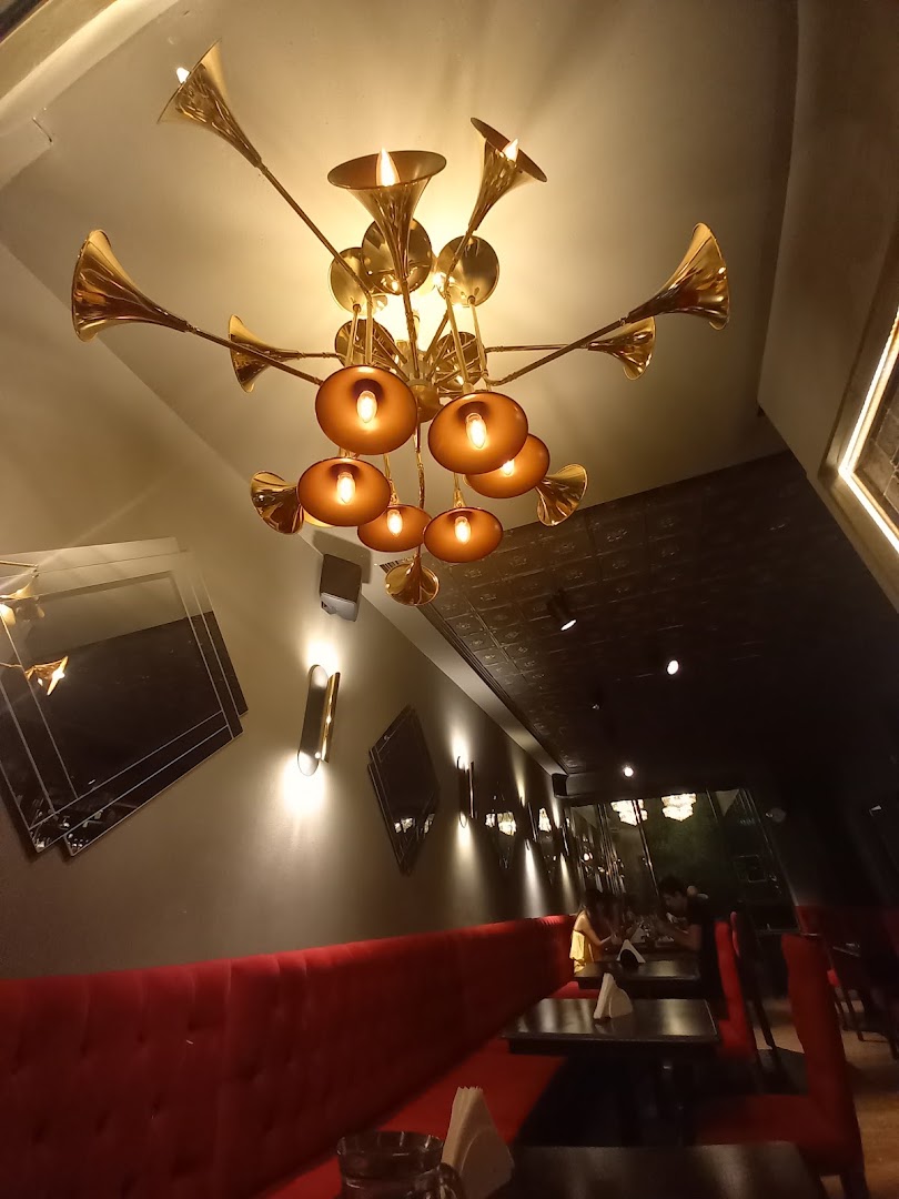 Laganini Jazz Bar: attractive interior and lighting