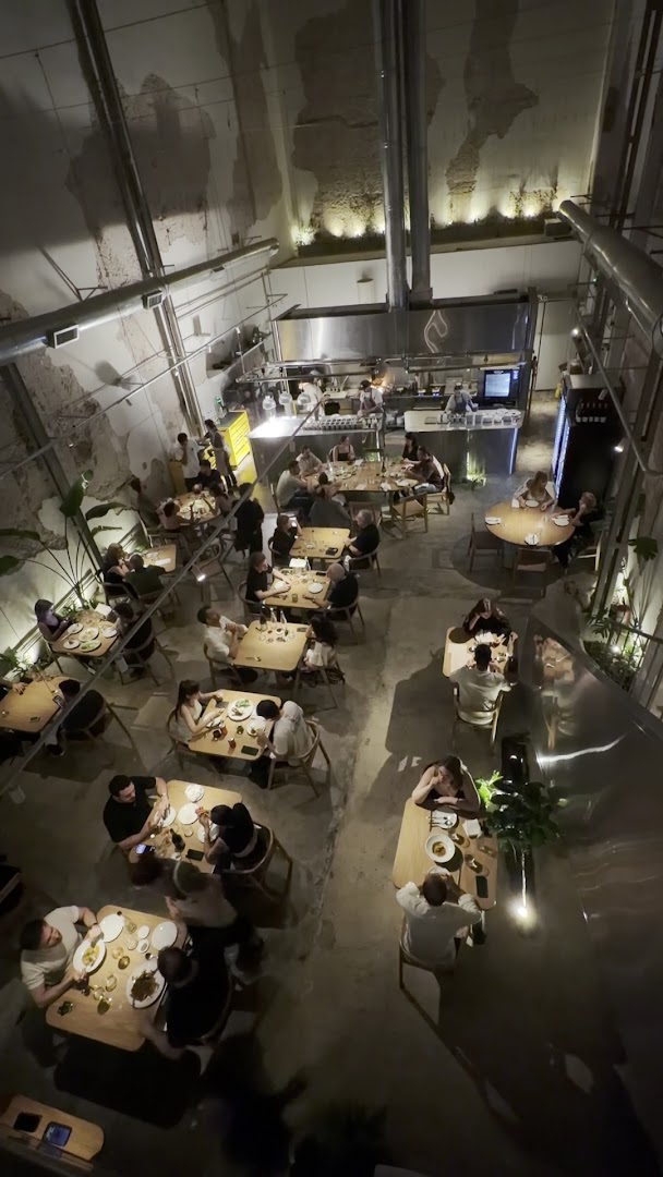 Mambo: excellent high-angle restaurant interior shot