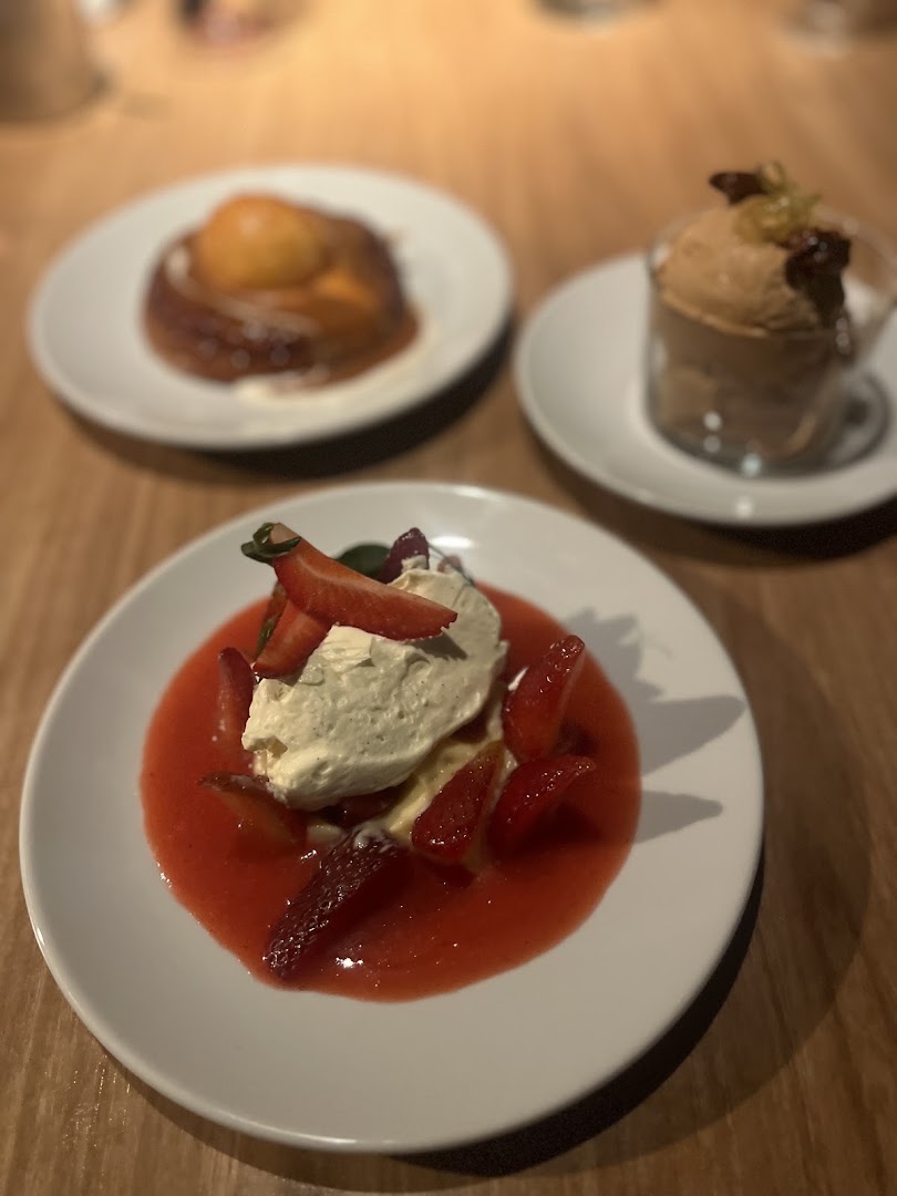 Mambo: appetizing photo of restaurant desserts