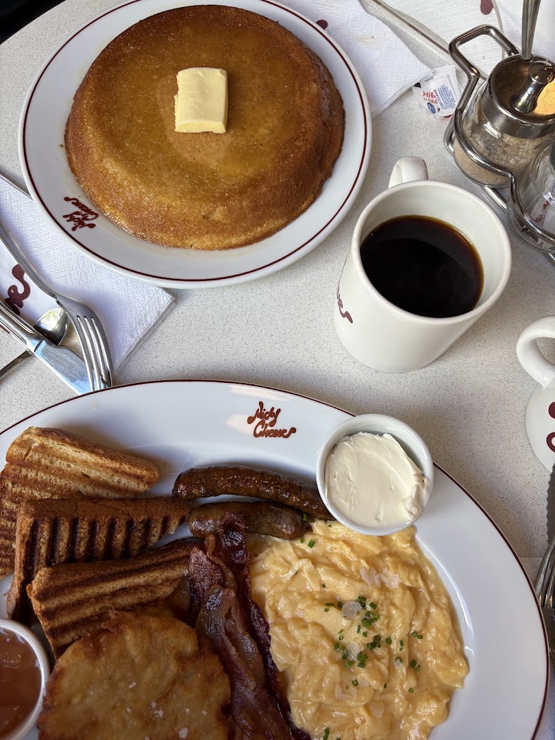 Nicky Cheese: appetizing, high-quality breakfast food photo