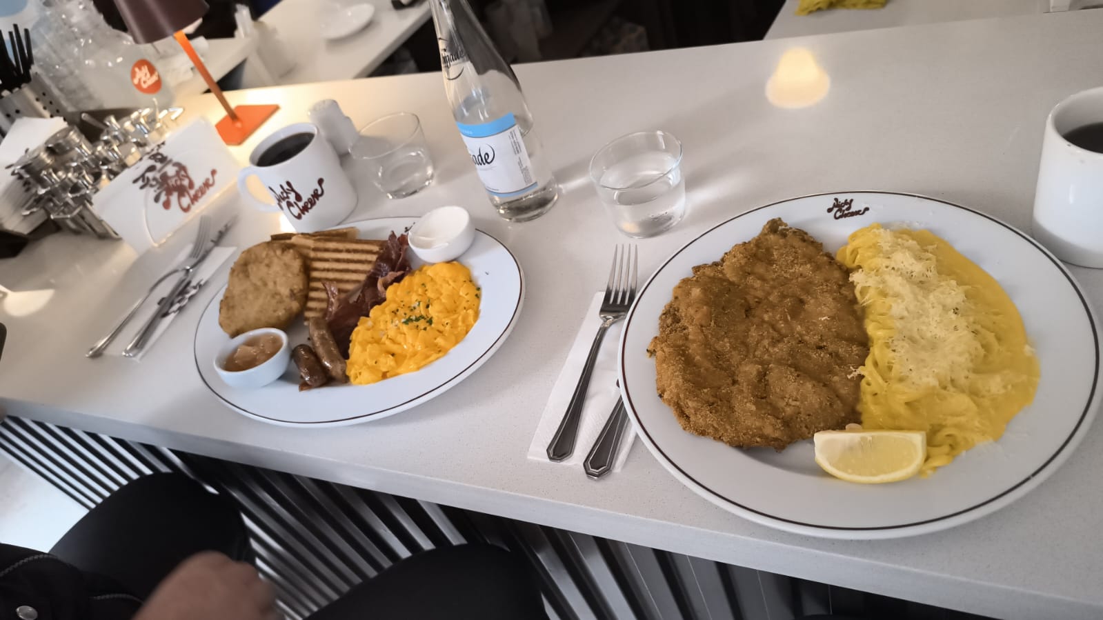 Nicky Cheese: appetizing photo of breakfast dishes