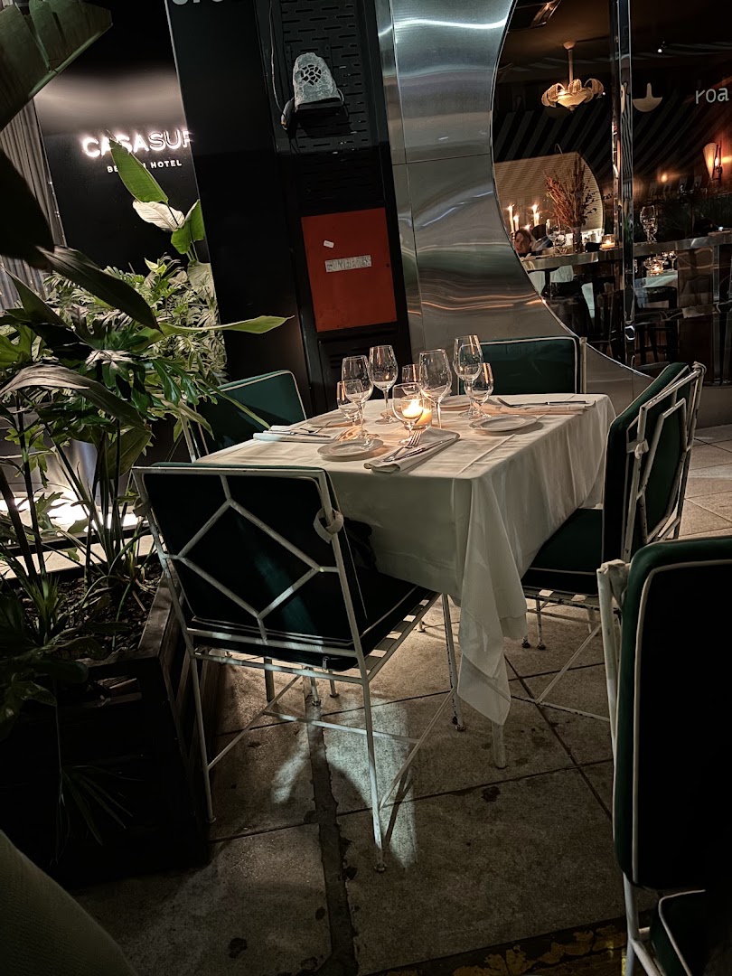 Roa: attractive restaurant interior atmosphere