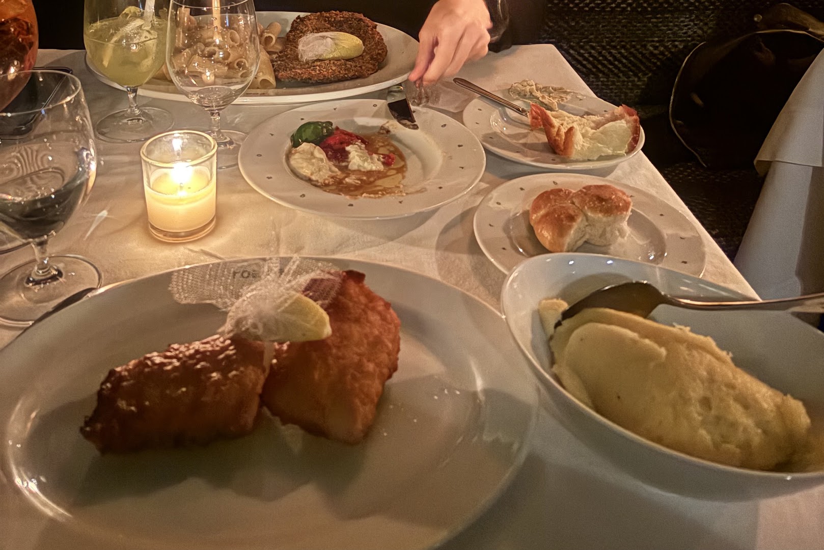 Roa: appetizing food and inviting atmosphere