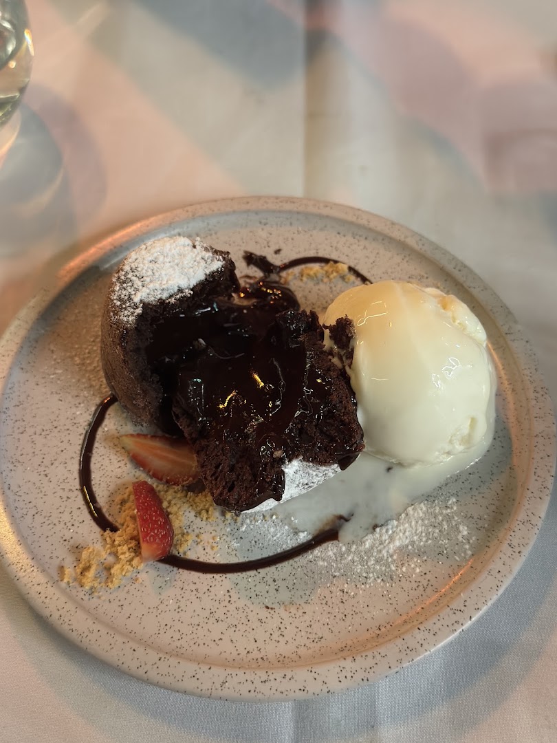 Salve: appetizing, high-quality food photography