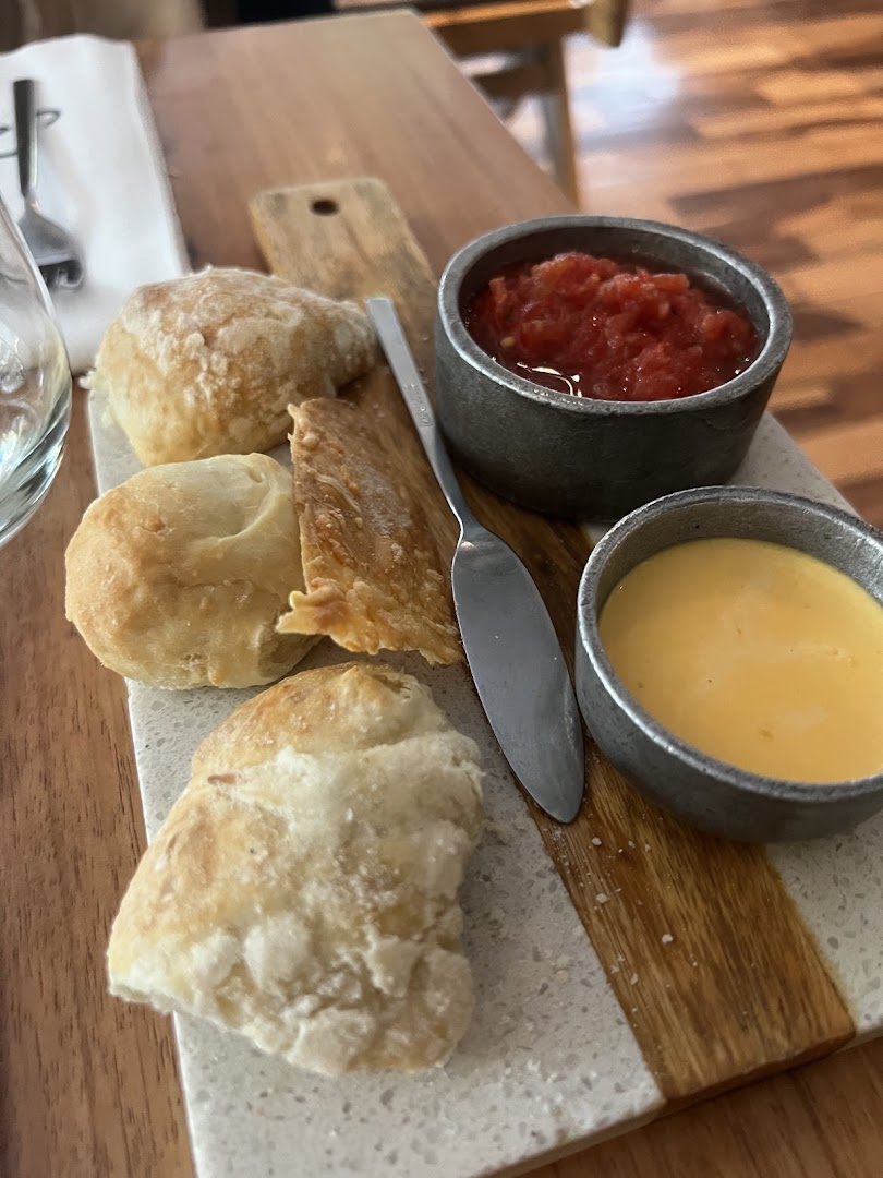 Salve: appetizing photo of restaurant food