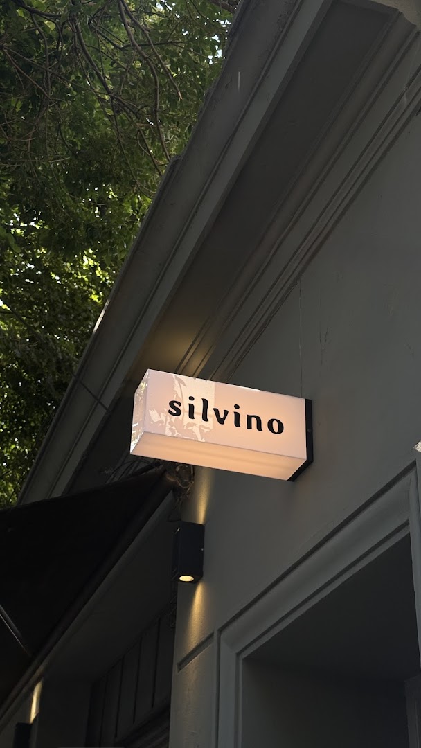 Silvino: clear, professional shot of signage