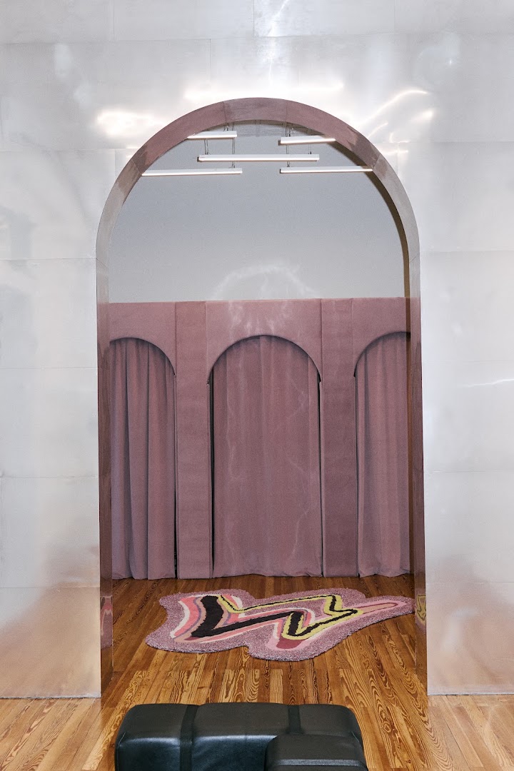 The Ann Wagners: professional interior shop display photo