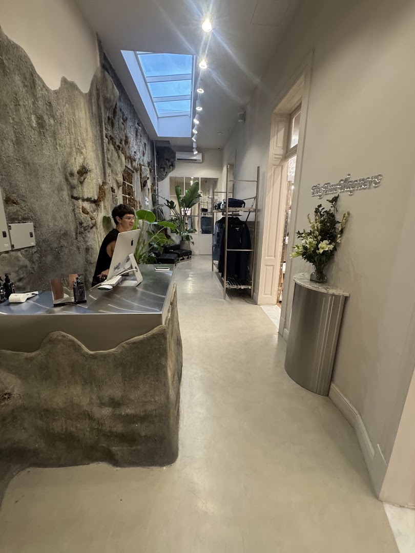 The Ann Wagners: clear, professional interior shop photo