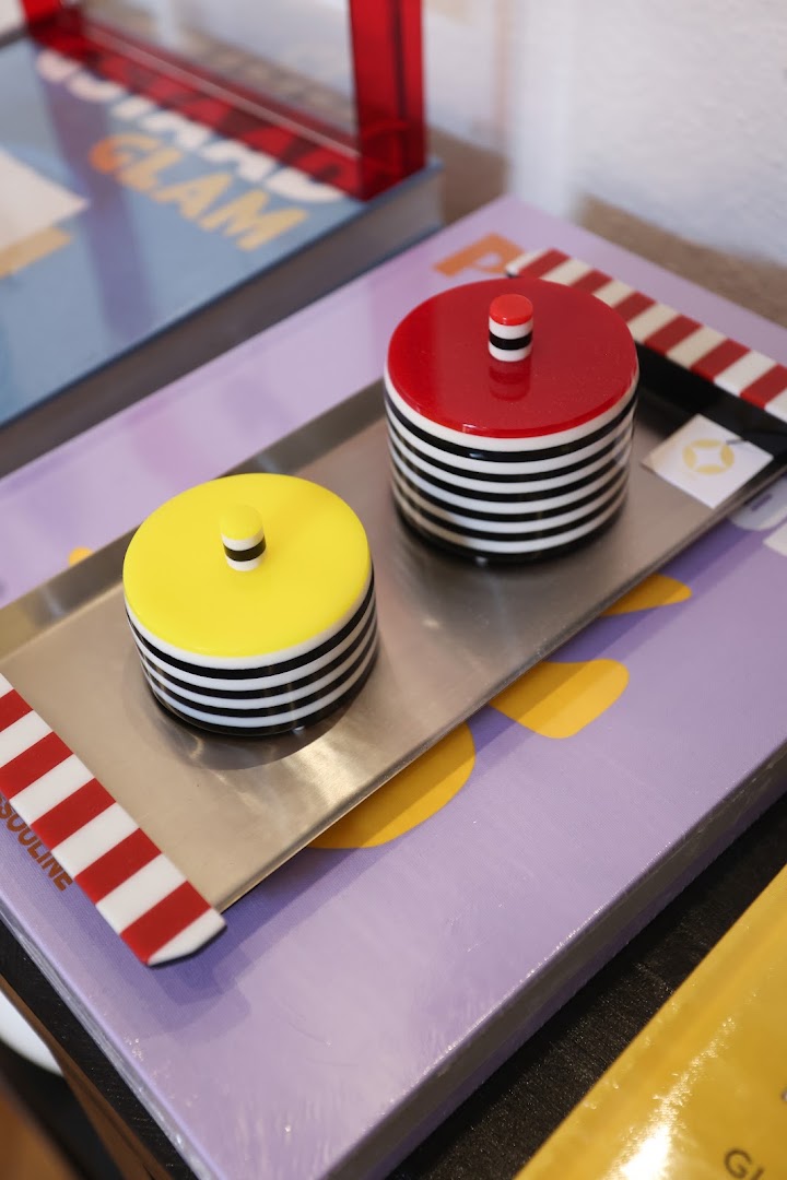 Tuket Vintage: clear, high-quality product display photo