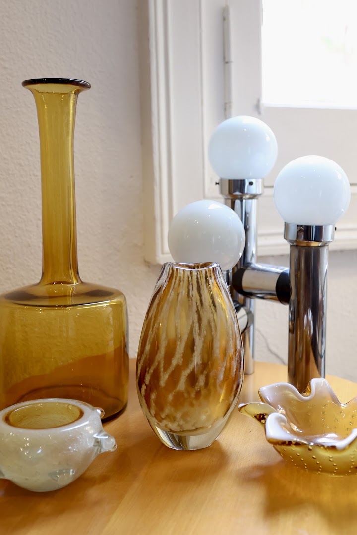 Tuket Vintage: high quality product display photo