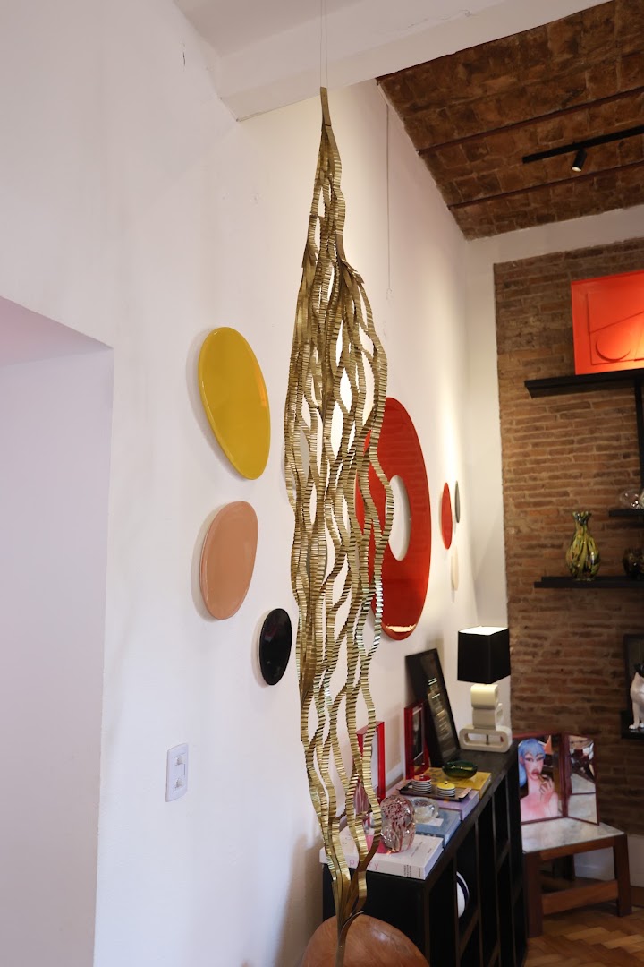 Tuket Vintage: shop interior and decor