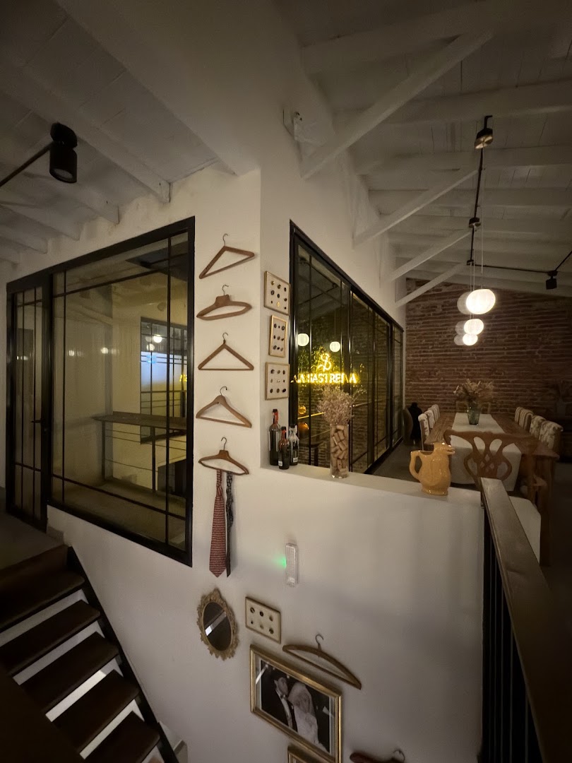 La Sastrería: attractive interior design and atmosphere