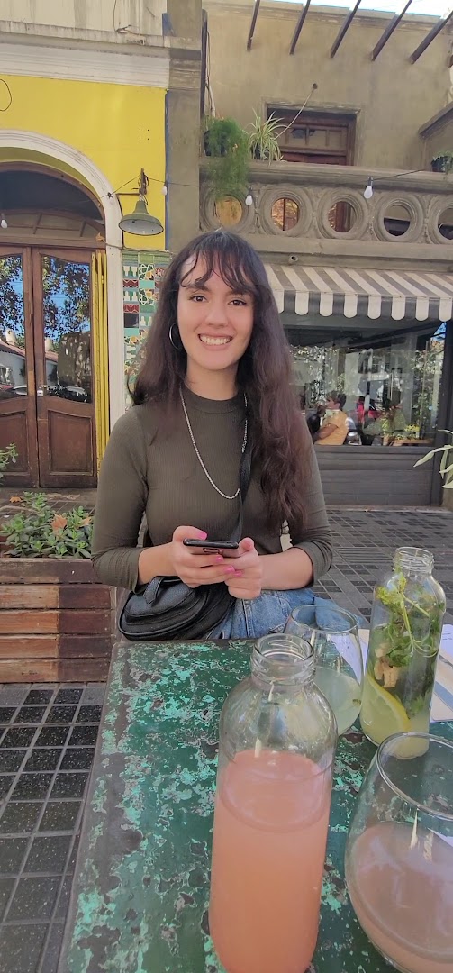 Café Rumano: happy customer and atmosphere