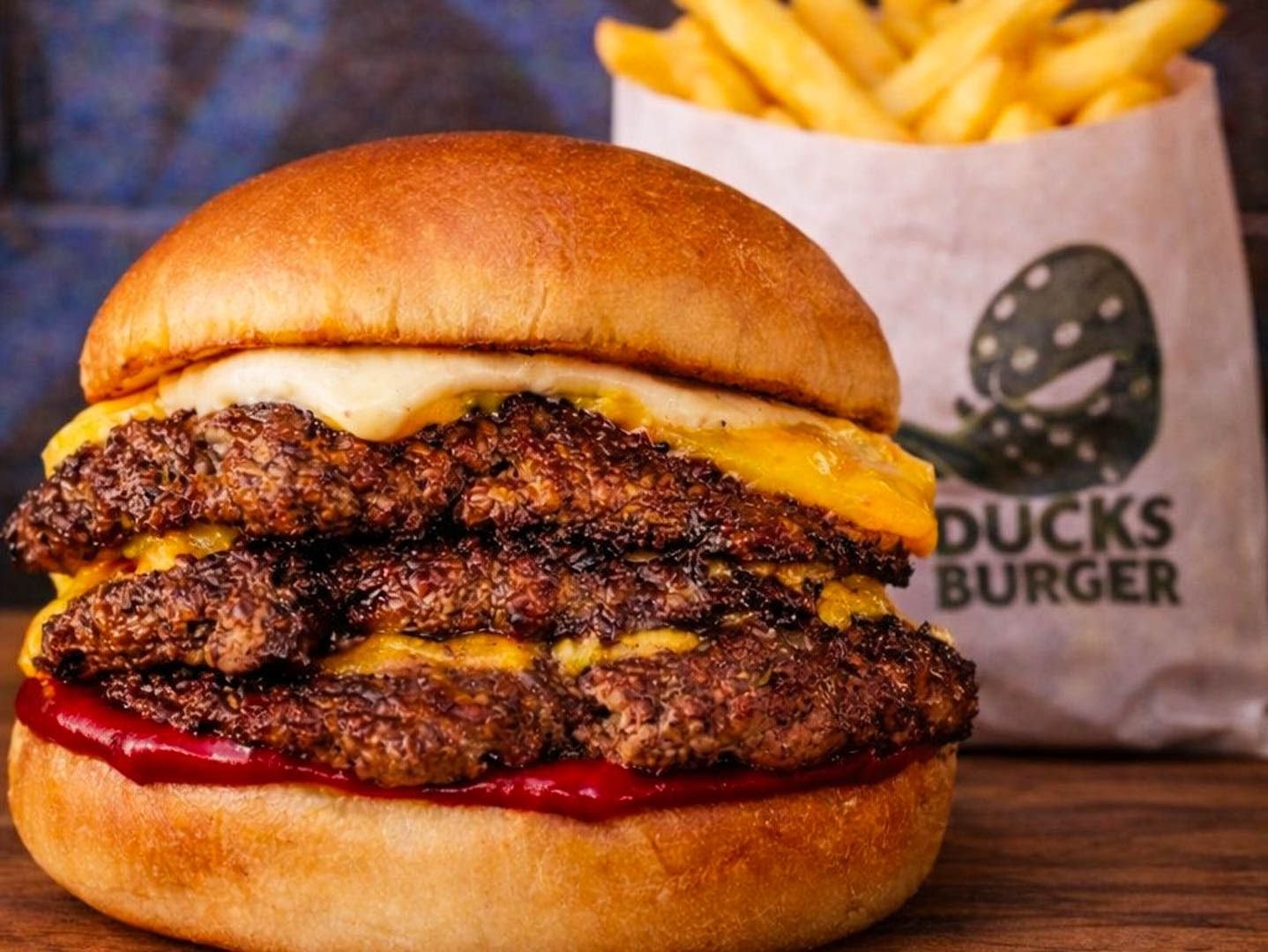 Ducks Burger: high quality appetizing food photo